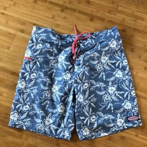 Men’s Vineyard Vines trunks